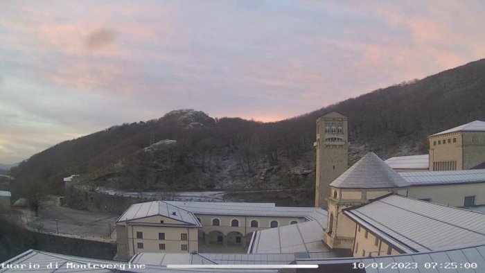 neve in irpinia risveglio imbiancato a montevergine e temperature sotto zero