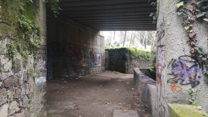 piano di sorrento l abbandono e il degrado di via ponte di mortora