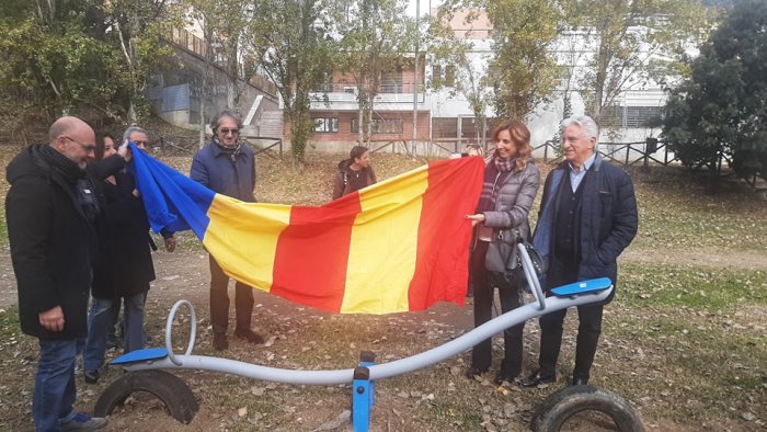 nuove giostrine per i piccoli frequentatori del parco del galiziano a salerno