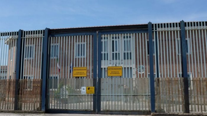 nuova feroce aggressione in carcere a bellizzi a colpi di estintore