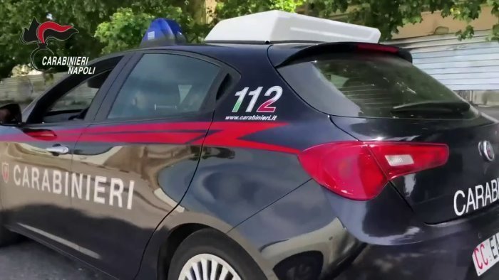 napoli chiaia due denunce e 10 ciclomotori sequestrati