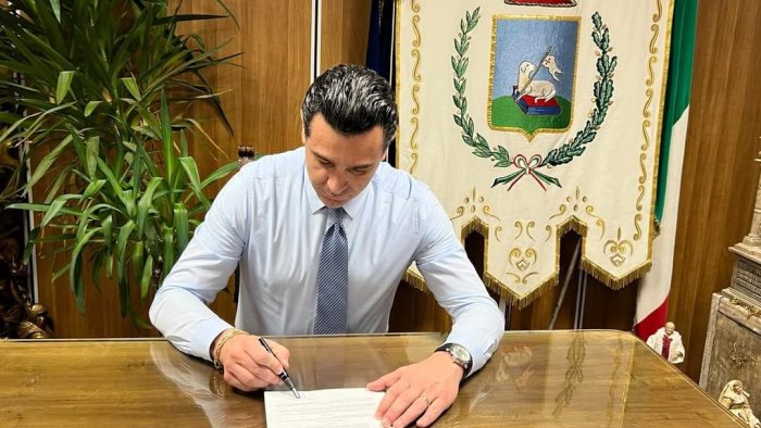 maltempo scuole chiuse anche ad avellino festa firma l ordinanza