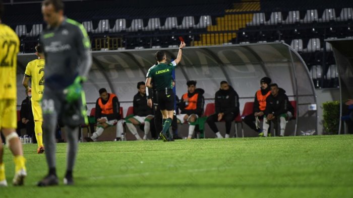 messina avellino un esterno biancoverde non ci sara ecco l arbitro del match