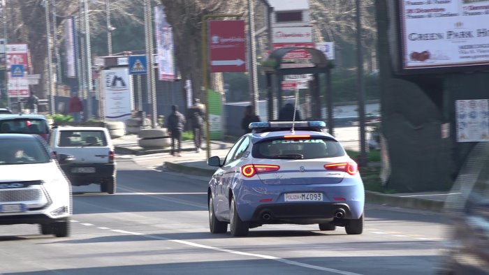 avellino la polizia recupera i computer rubati nella scuola di via zigarelli