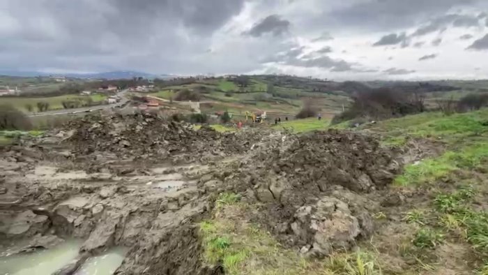 dramma acqua comuni al collasso ecco il luogo della frana a melito irpino