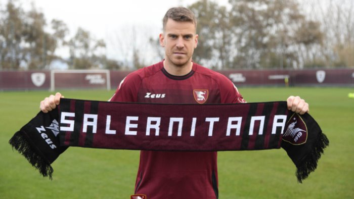 ufficiale crnigoj alla salernitana freschezza ed esperienza per nicola