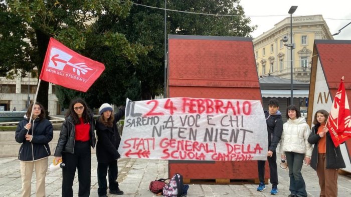 scuola verso gli stati generali uds edifici fatiscenti e caos trasporti