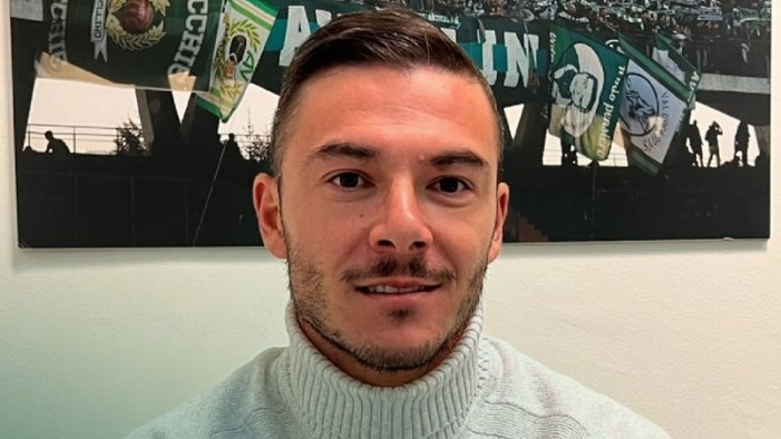 avellino ufficiale marconi i dettagli del contratto e del numero di maglia