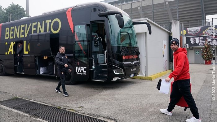 il benevento e partito per roma nel pomeriggio il primo allenamento