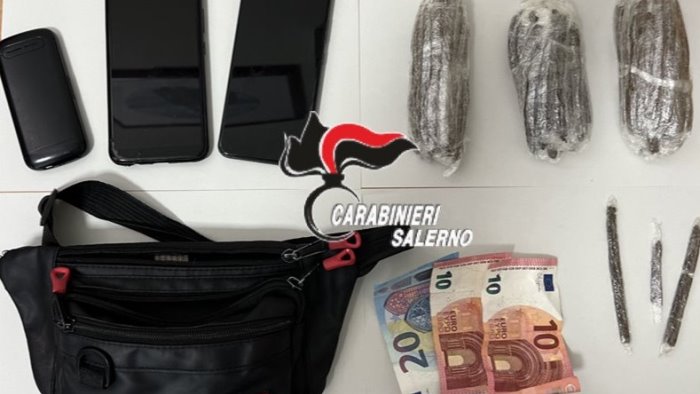 salerno arrestato spacciatore con oltre 100 stecche di hashish