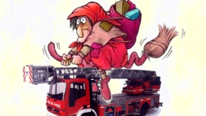 torna la befana in pediatria la solidarieta dei vigili del fuoco