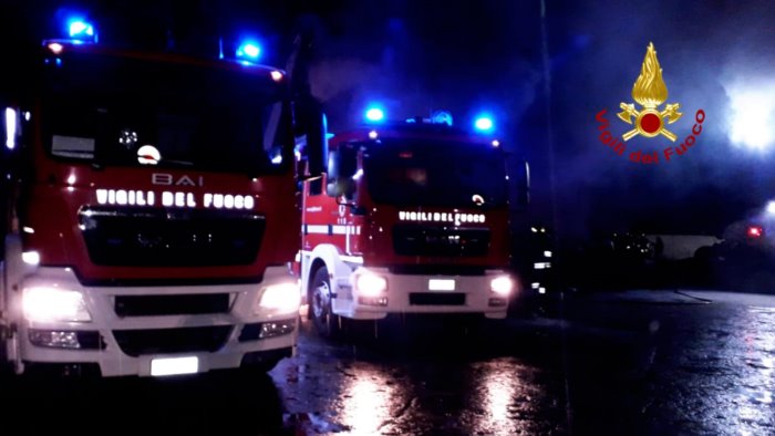 esplode bombola del gas in casa padre eroe mette in salvo i tre figli