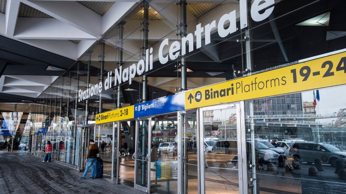 sicurezza alla stazione di napoli la lega annuncia i rinforzi