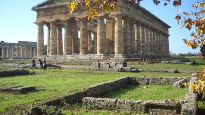 paestum scoperti due nuovi templi dorici nel parco archeologico