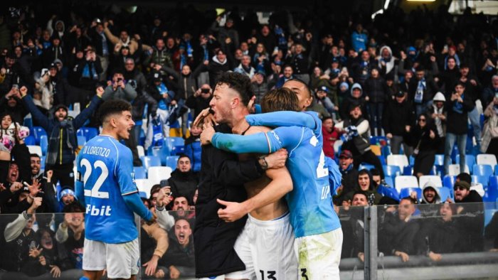 il napoli e partito per l arabia giovedi la semifinale di supercoppa