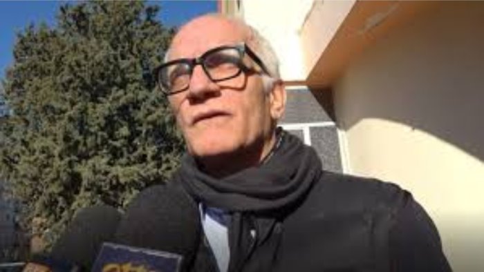 abbate risponde a greco prode svesti i panni di ventriloquo e documentati