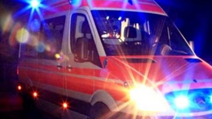 avellino 26enne giu dal balcone tragedia sfiorata in via de gasperi