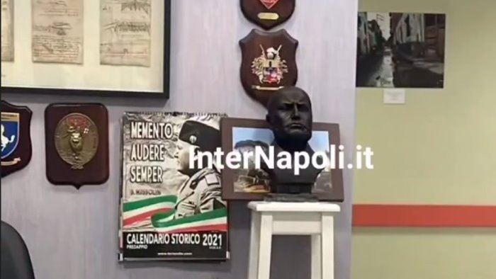 busto di mussolini al cardarelli il direttore attiva gli ispettori interni