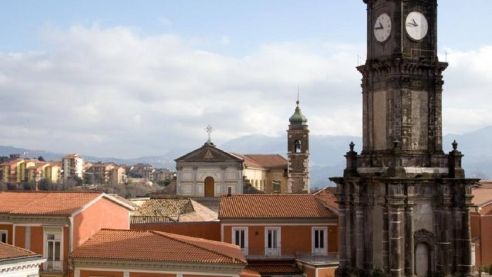 avellino al voto partiti in ritardo non c e ancora l anti festa