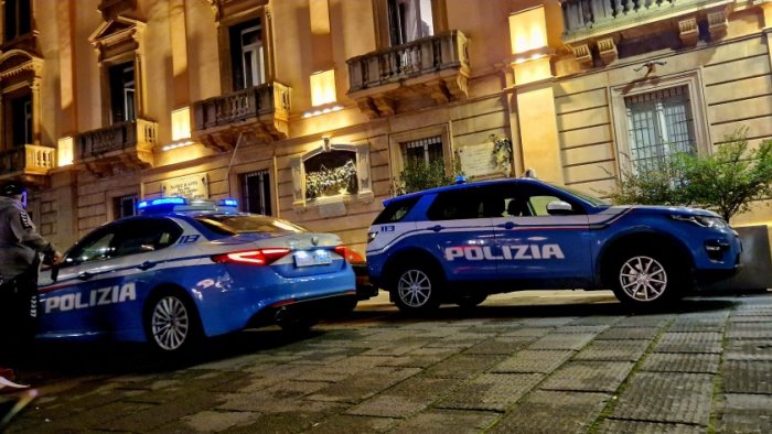 tenta furto del cellulare in piazza liberta fermato extracomunitario