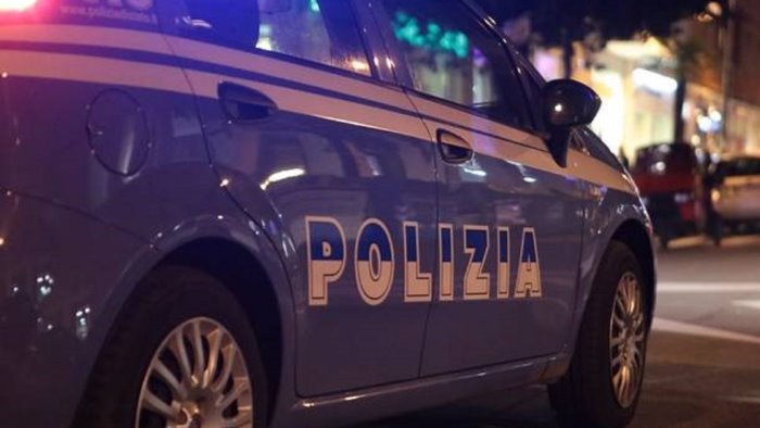 avellino rissa in via piave interviene la polizia