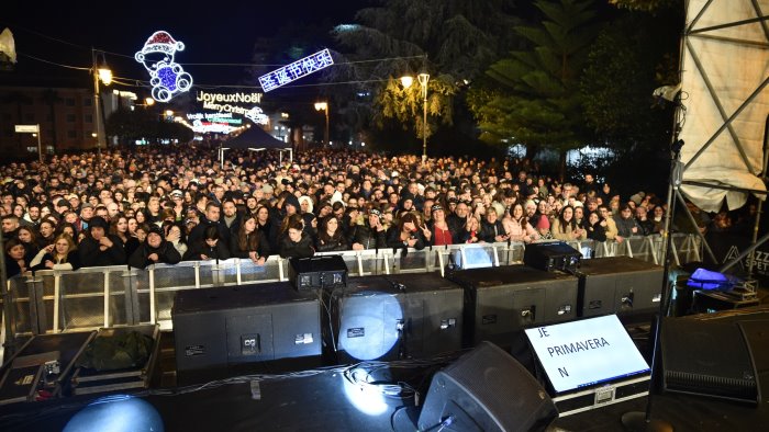 nocera superiore in migliaia festeggiano con franco ricciardi