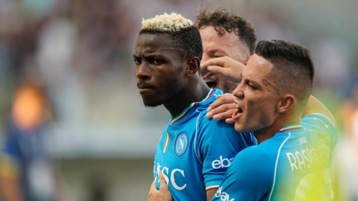 plusvalenza osimhen il napoli non rischia come la juventus