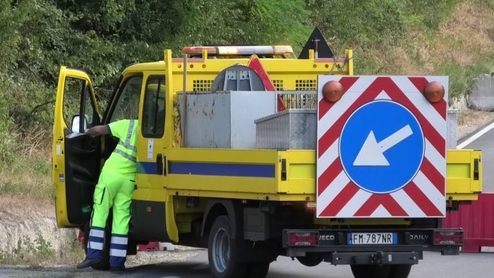 roccagloriosa sopralluogo tecnico di anas sulla cilentana per un avvallamento