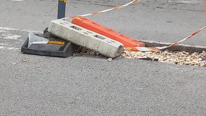 salerno donna cade al rione carmine avella ripristinare subito le strade