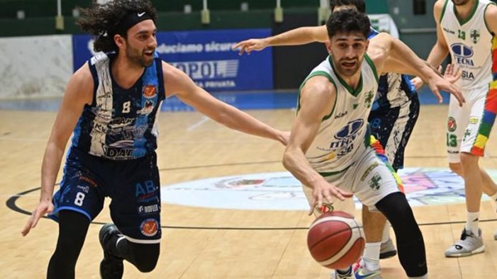 scandone avellino battuta dalla virtus basket molfetta 52 53