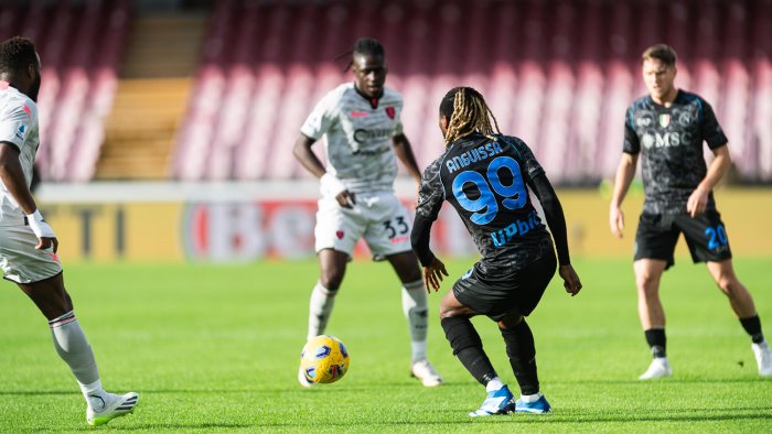 anguissa e rientrato a napoli dopo la coppa d africa mazzarri lo aspetta