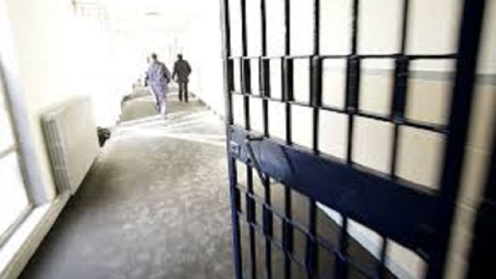 patente facili era in carcere per aver violato domiciliari libero barometro