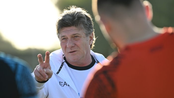 l obiettivo di mazzarri e ritrovare sorrisi ed entusiasmo