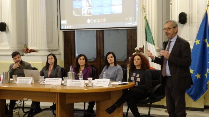 violenza sulle donne l appello l unica salvezza e denunciare