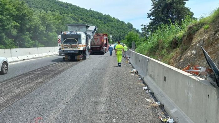 lavori sul raccordo arriva il nuovo cantiere restringimenti e disagi in vista