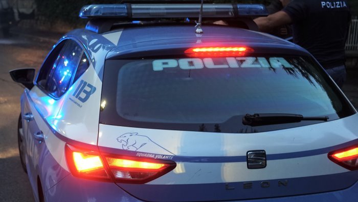 furto della borsa di una donna che e in auto arrestato ex praticante avvocato