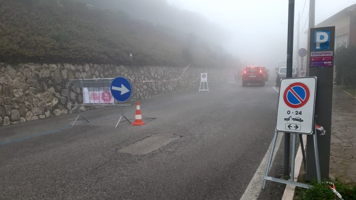 ariano cedimento di un chiusino stradale lungo viale tigli