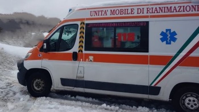 incidente sulle piste a roccaraso grave una ragazza napoletana