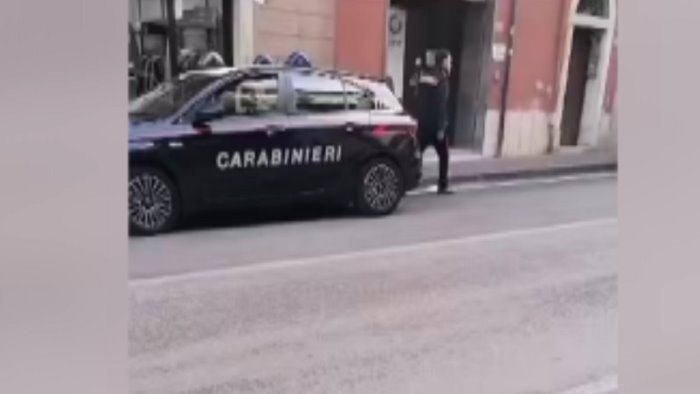 carabinieri aggrediti dopo un controllo lisipo espulsione immediata