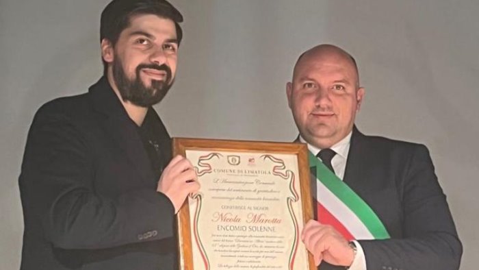 limatola il sindaco parisi conferisce encomio solenne all artista marotta