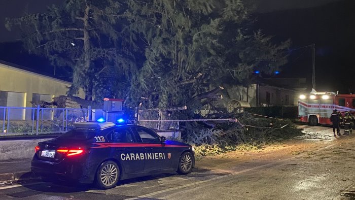 emergenza maltempo in irpinia i carabinieri in campo per assistenza e sicurezza