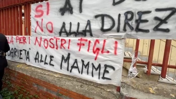 prof arrestata per pedofilia le mamme chiamate camorriste ora chiedete scusa