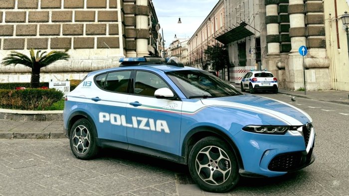 mazze tirapugni e storditori elettrici lesioni gravi ad opera del branco