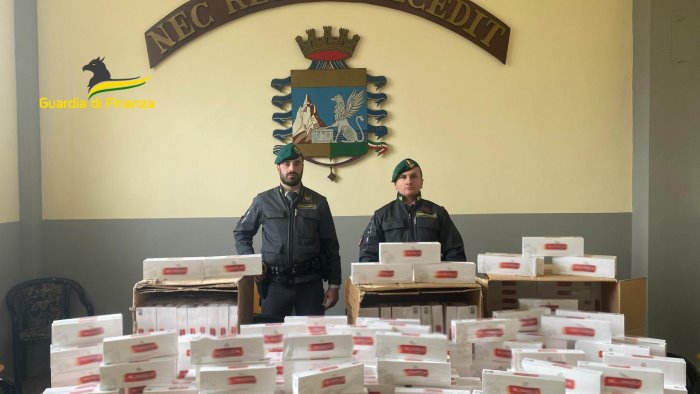 sigarette di contrabbando a napoli sequestrati 50 chili di bionde