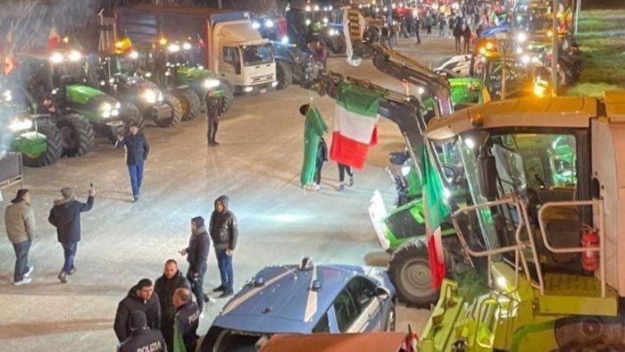 stato di crisi per l agricoltura torna la mobilitazione in valle ufita