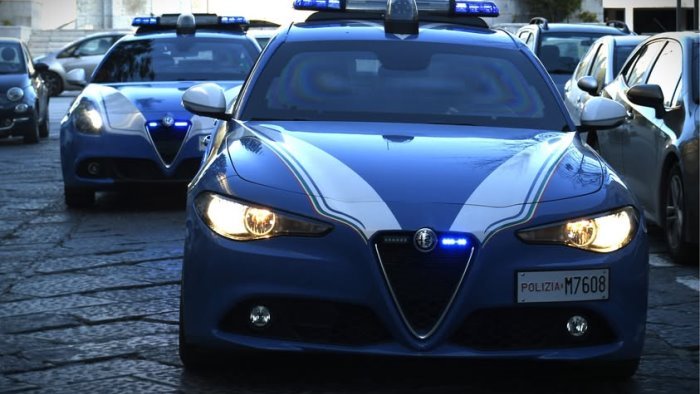 riciclaggio di auto rubate e arma clandestina arrestato un 48enne