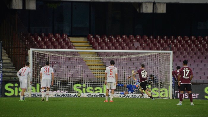 salernitana reggiana 2 1 bardi sconfitta amara grande delusione