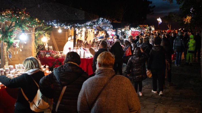 castellabate i mercatini di natale al borgo raddoppiano