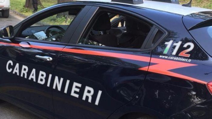 napoli vomero ruba in sacrestia carabinieri trovano il ladro e lo denunciano