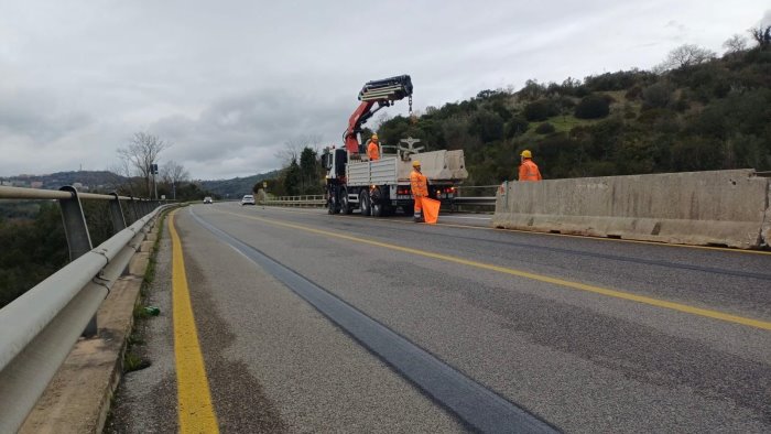 viabilita proseguono i lavori di manutenzione di anas sulla cilentana